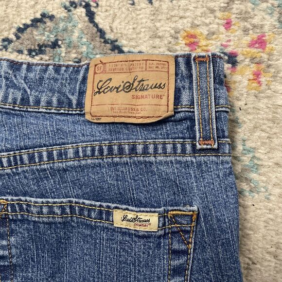 Womens Levi's Stretch Mid-Rise Boot Cut Blue Jeans Size 10 Medium Wash - Picture 7 of 7